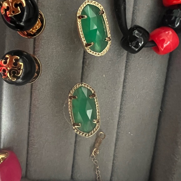 Kendra Scott studs - Picture 1 of 3